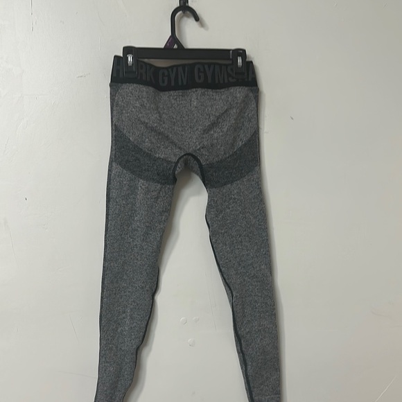 Gymshark Gray Leggings Athletic Stretchy Bottoms - Picture 3 of 3
